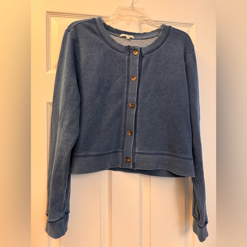 Z SUPPLY buttons cropped crew-neck sweatshirt. Denim blue.  Size L.